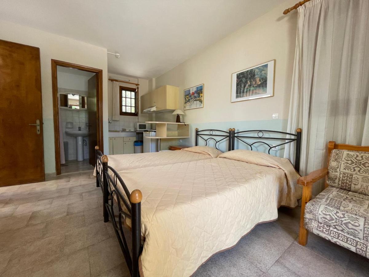 Vasilikos Apartments Paralia Agias Foteinis Екстериор снимка