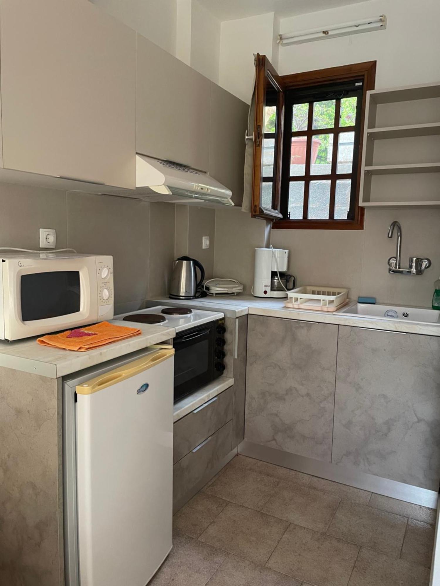 Vasilikos Apartments Paralia Agias Foteinis Екстериор снимка
